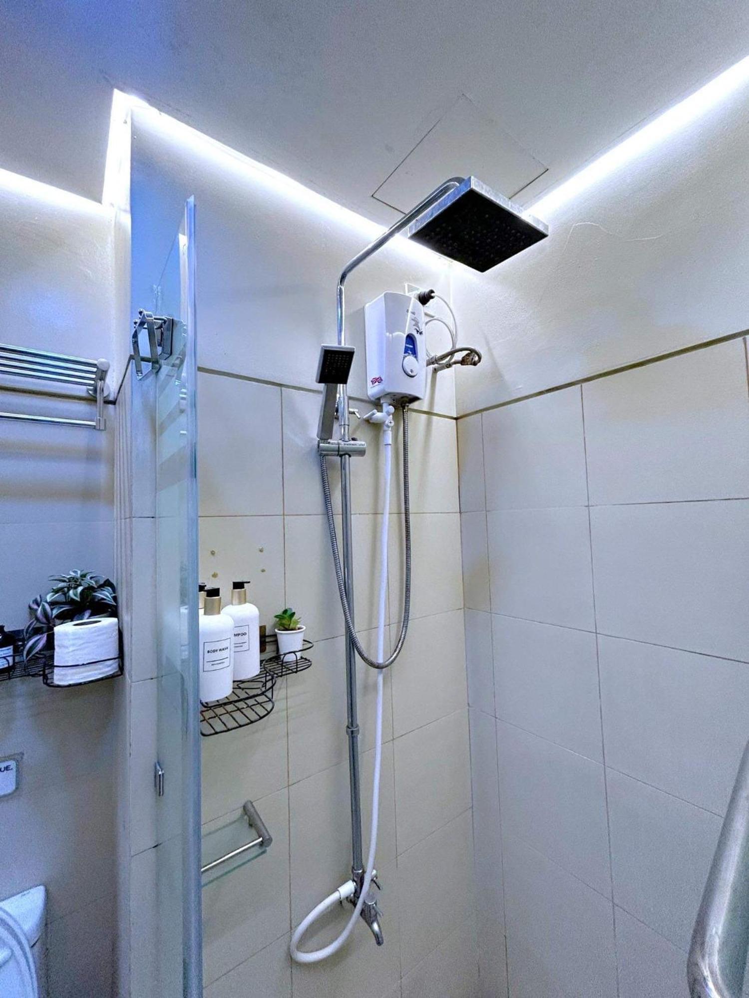 Cozypura Staycation Near Moa, Airport , With Free Fast Wifi, Netflix And Pay Parking パサイ エクステリア 写真